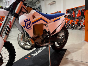 2023 Husqvarna TE300 Heritage